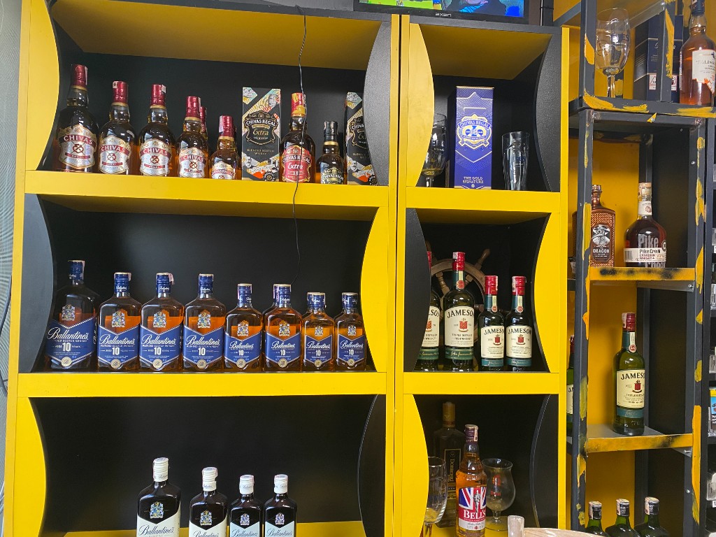 Chivas Regal Ballantines Jameson Dikmen